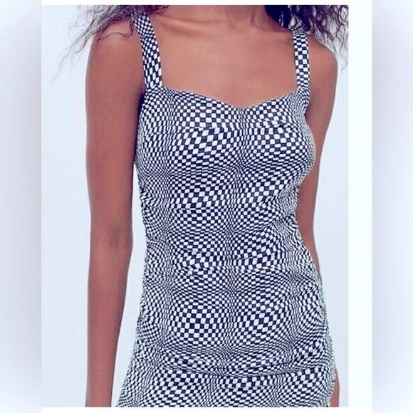 Urban Outfitters Claira Ruched Bodycon Mini Dress; Size small. Like new ! - Picture 2 of 10